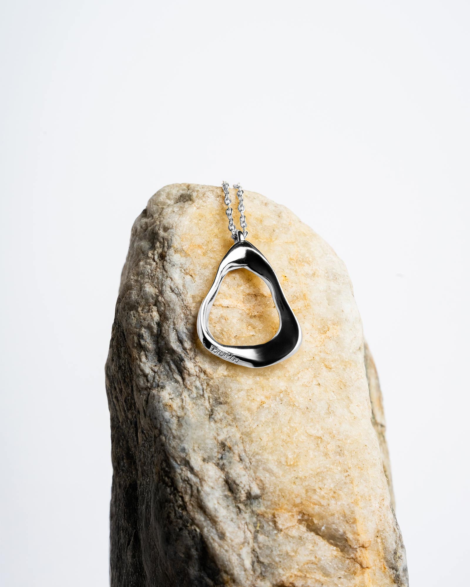 DAIMON NECKLACE