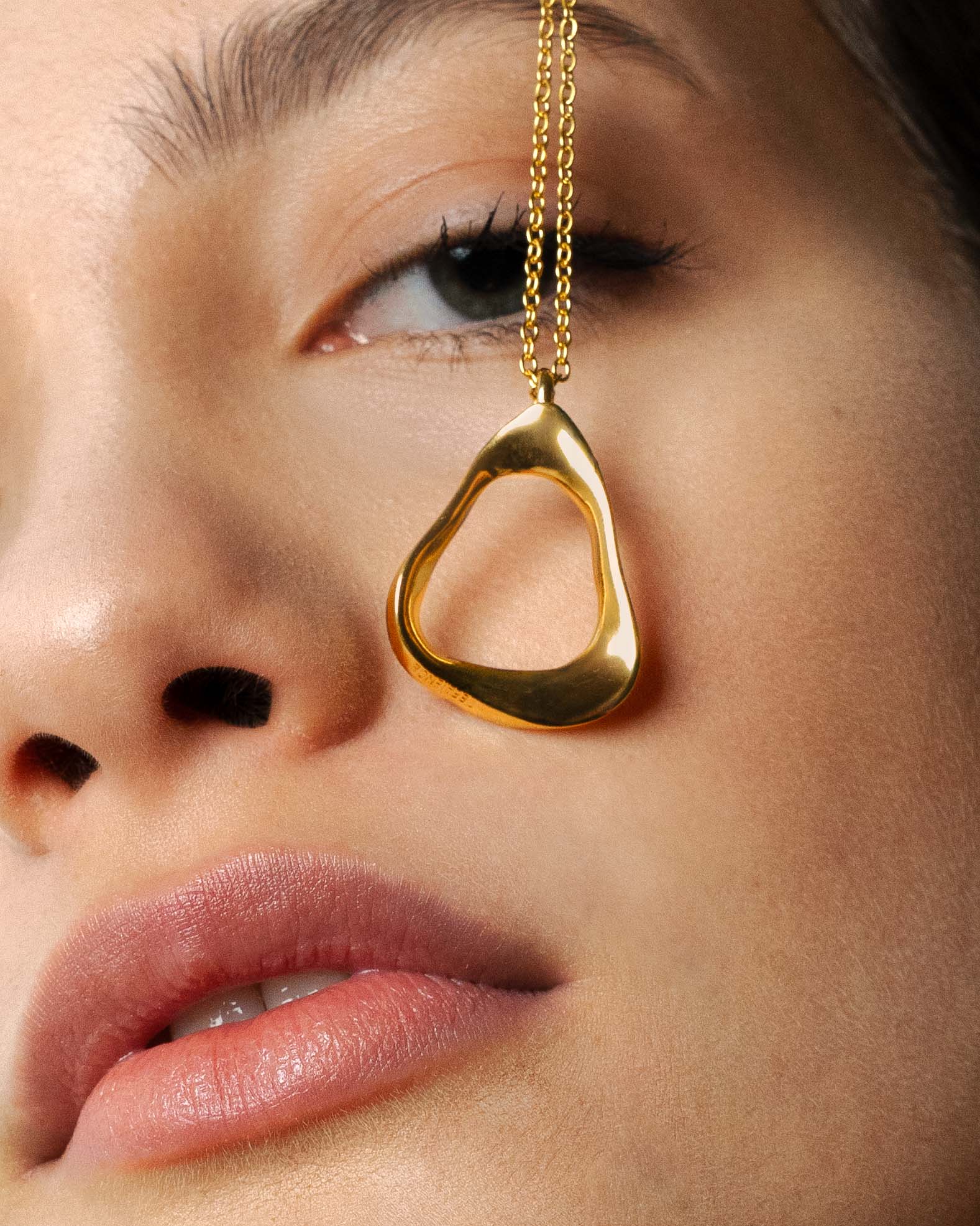 DAIMON NECKLACE