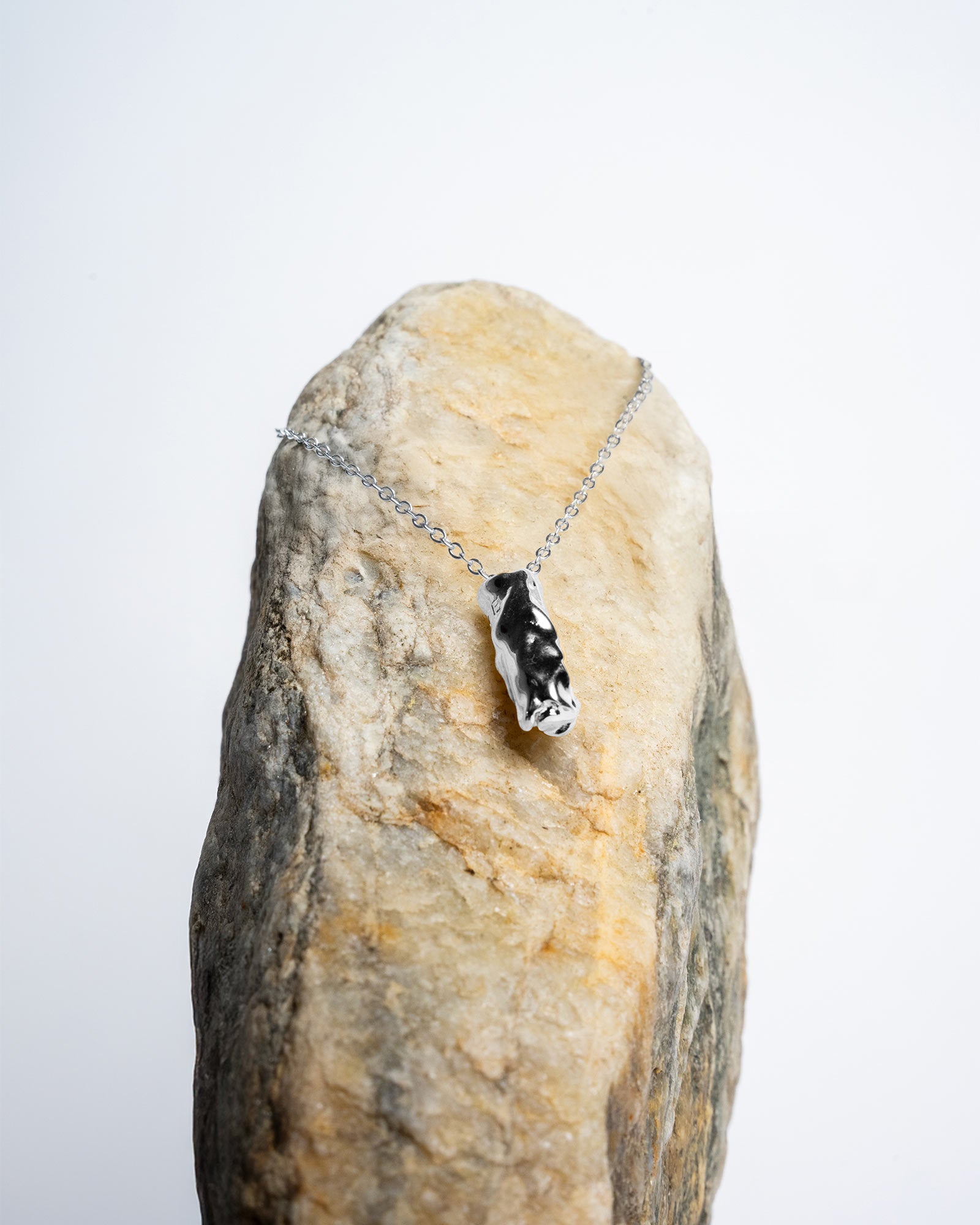 DESIRE HOLDER